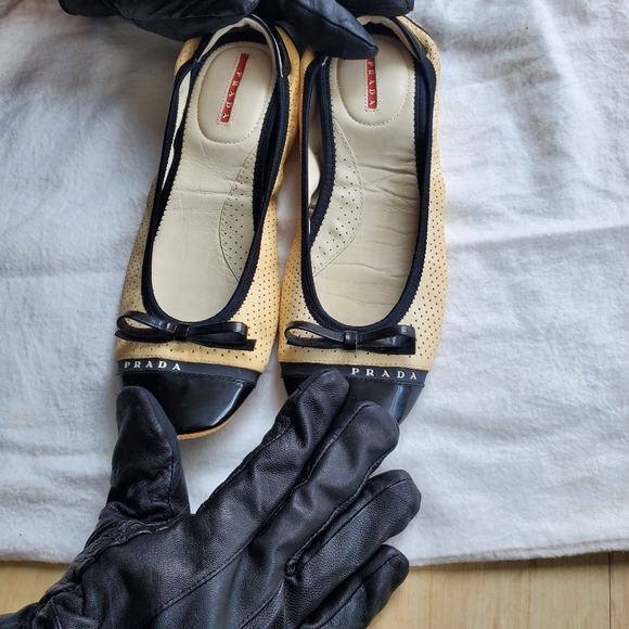 Prada flats.. authentic - Picture 3 of 4